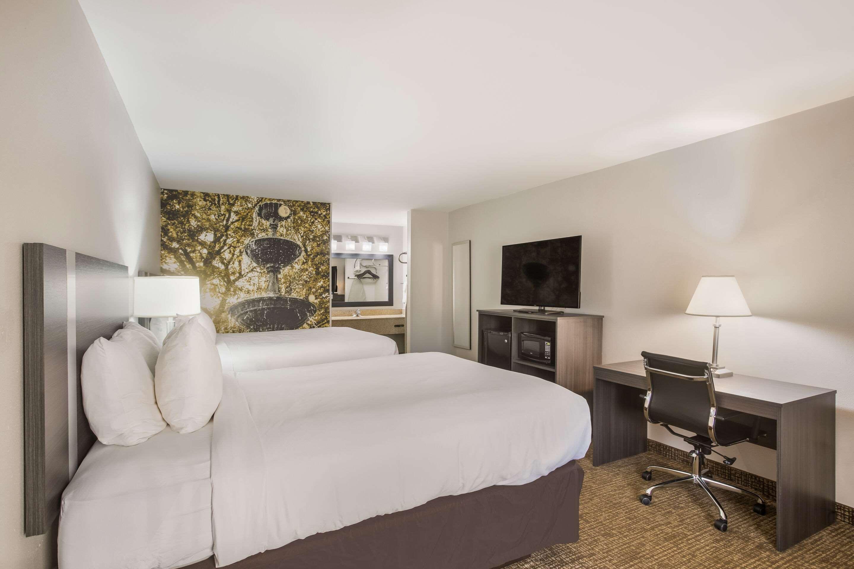 Clarion Pointe Forsyth I-75 Hotell Eksteriør bilde