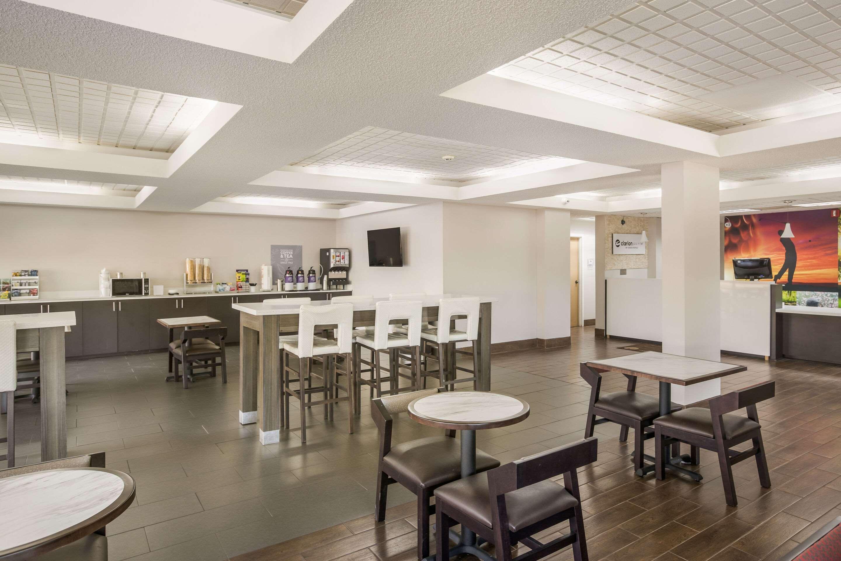 Clarion Pointe Forsyth I-75 Hotell Eksteriør bilde